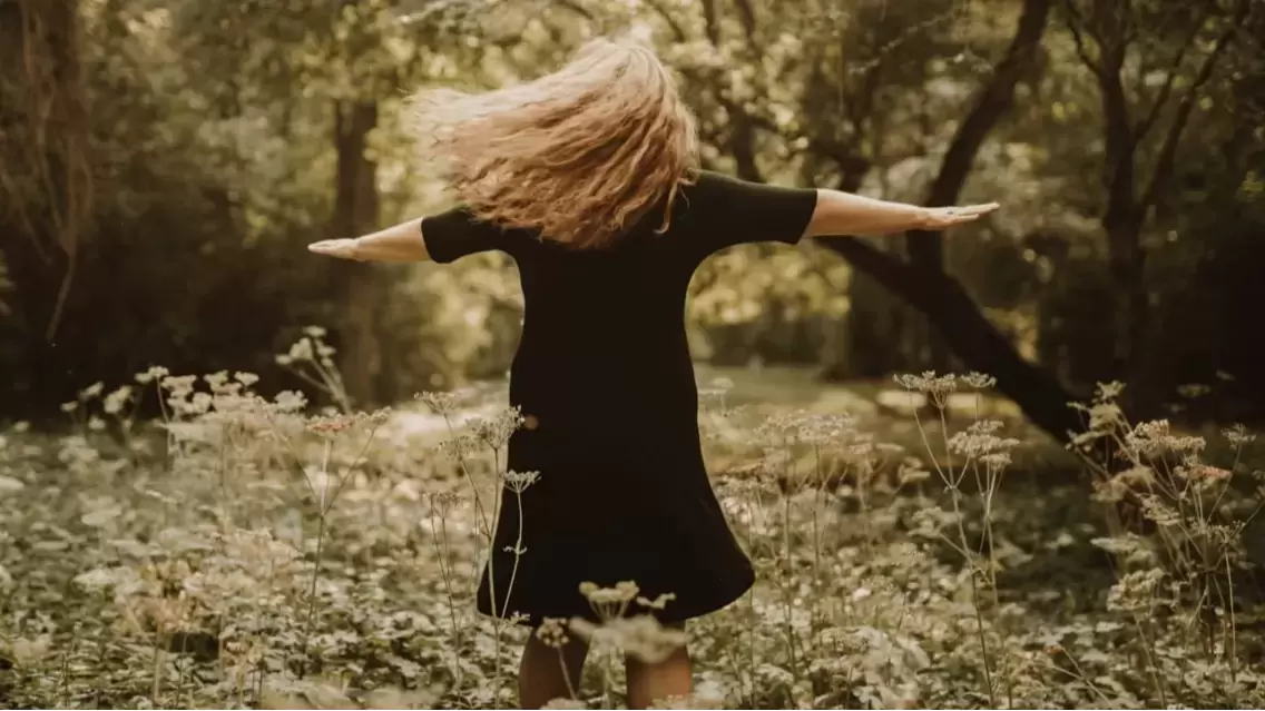 La gratitud, la plenitud femenina y la espiritualidad: claves para una vida plena y feliz