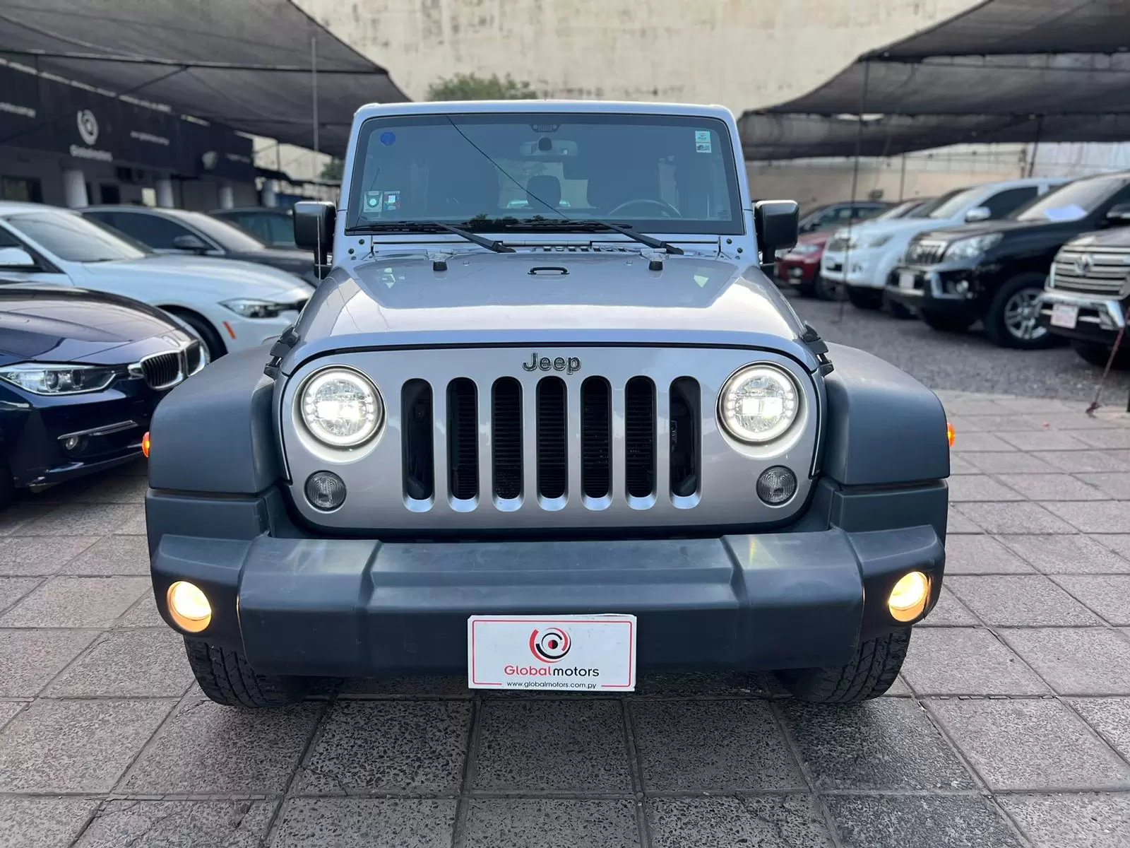 Jeep Rubicon 4×4 2016 - Todo terreno de alto rendimiento