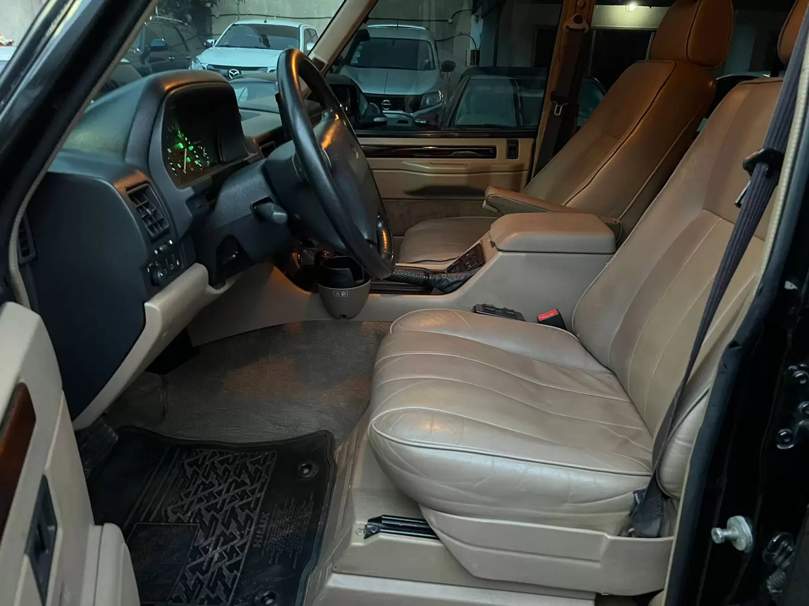 Range Rover County LWB 4×4 1995 en Globalmotors: lujo y potencia.