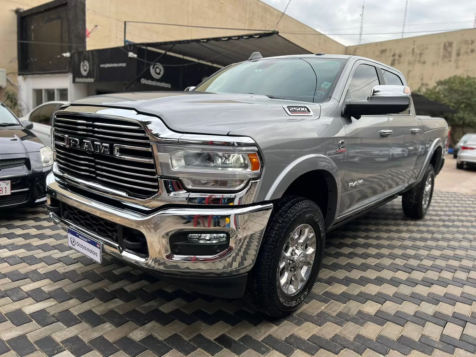 Dodge RAM Laramie 4×4 2022 en Globalmotors: Potencia y lujo