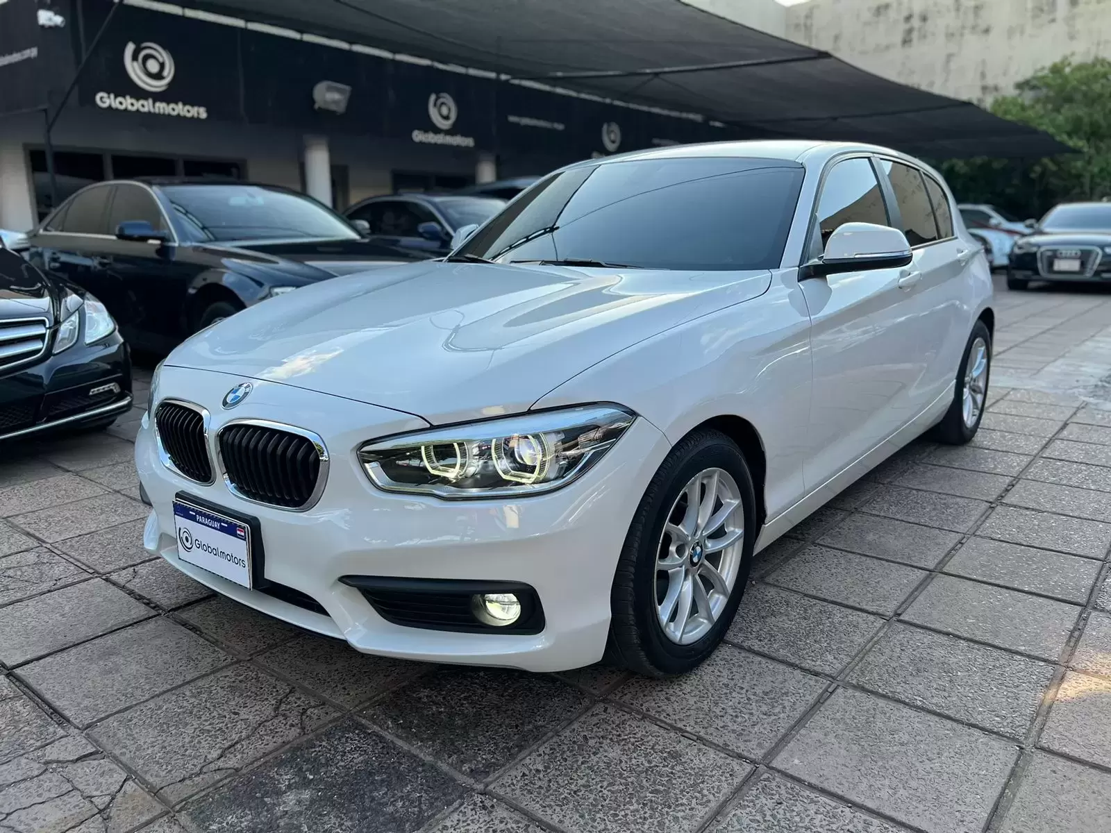 BMW 118i 5Turer 2017 en Globalmotors: Elegancia y rendimiento combinados.