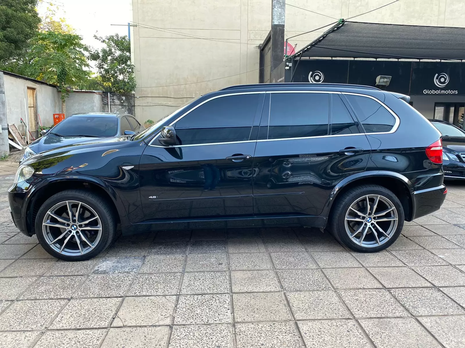 BMW X5 Look M 2009 en Globalmotors: lujo, potencia y elegancia.