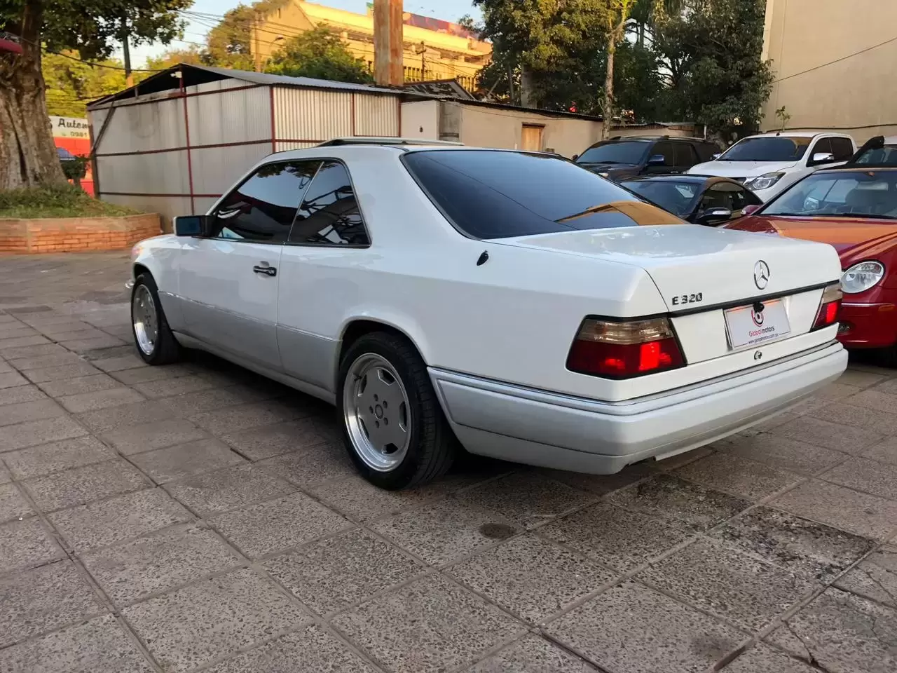 Mercedes Benz E320 Coupe 1994 en Globalmotors: Lujo y potencia.