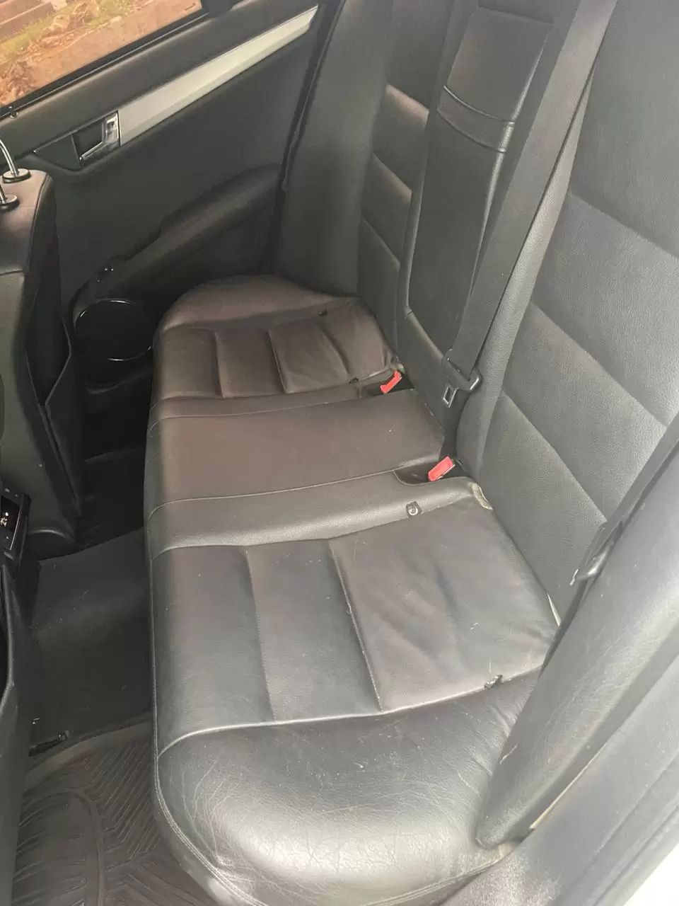 Mercedes Benz C300 2009 blindado, mecánico, cuero negro, impecable