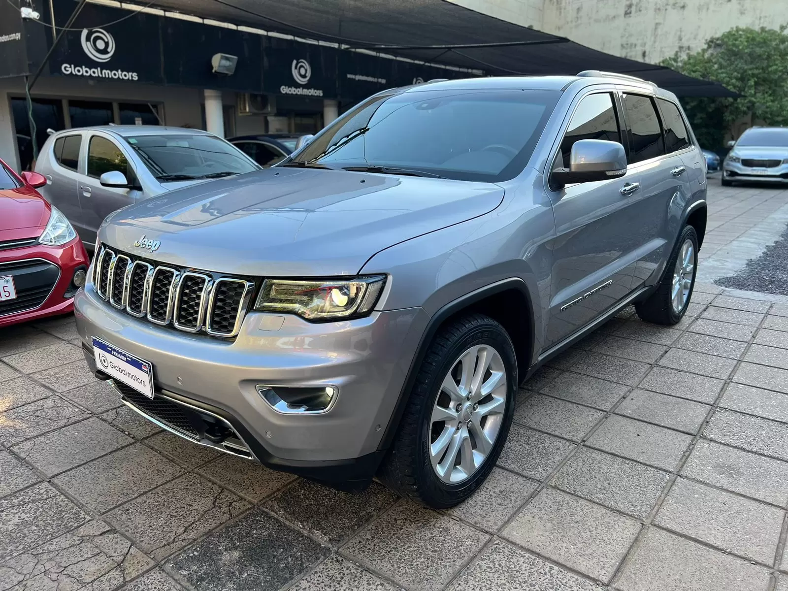 Jeep Grand Cherokee Limited 2017 - Elegancia y rendimiento impresionante