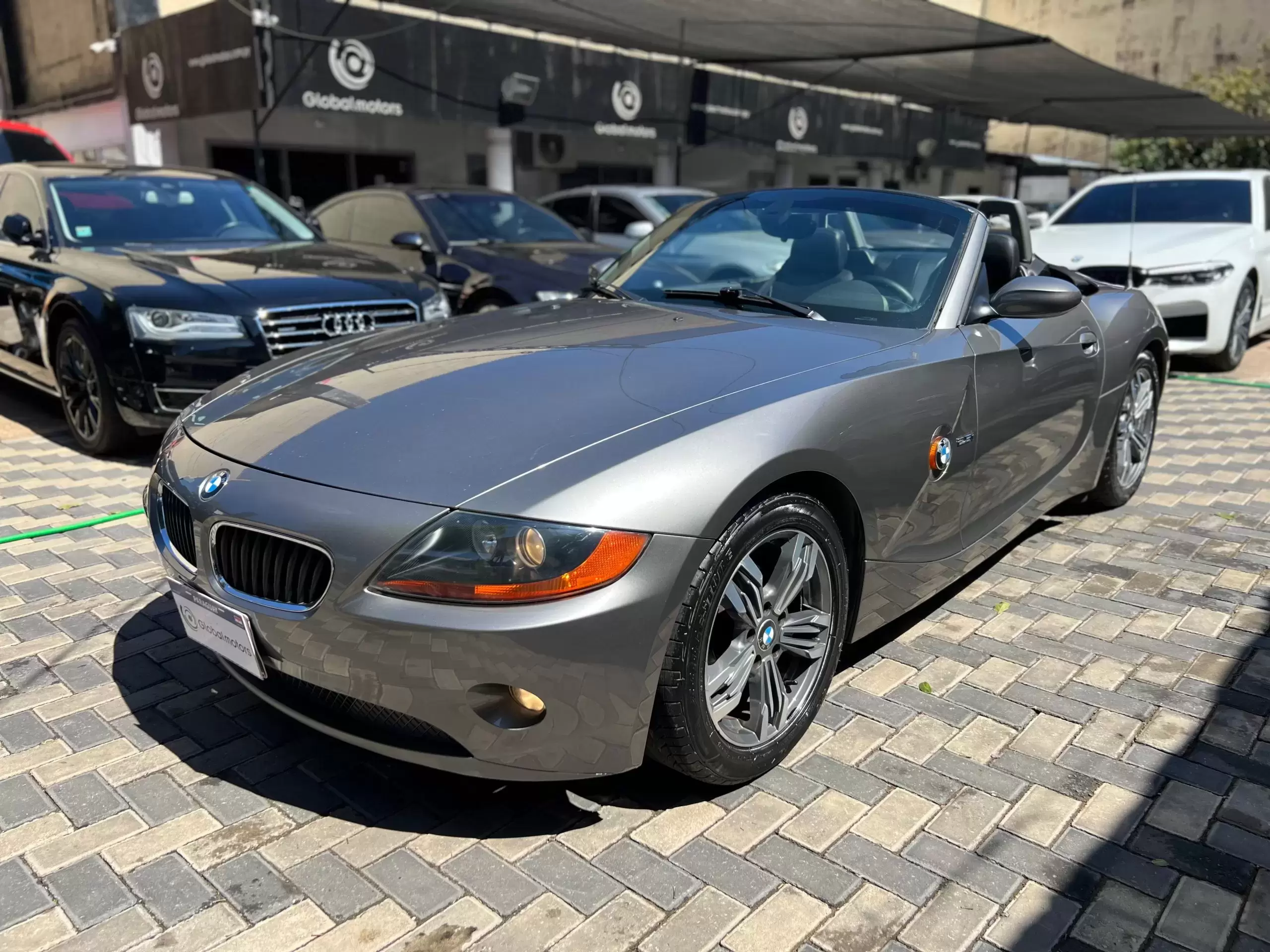 : BMW Z4 Roadster 25i 2004 en Globalmotors, Asunción, Paraguay.